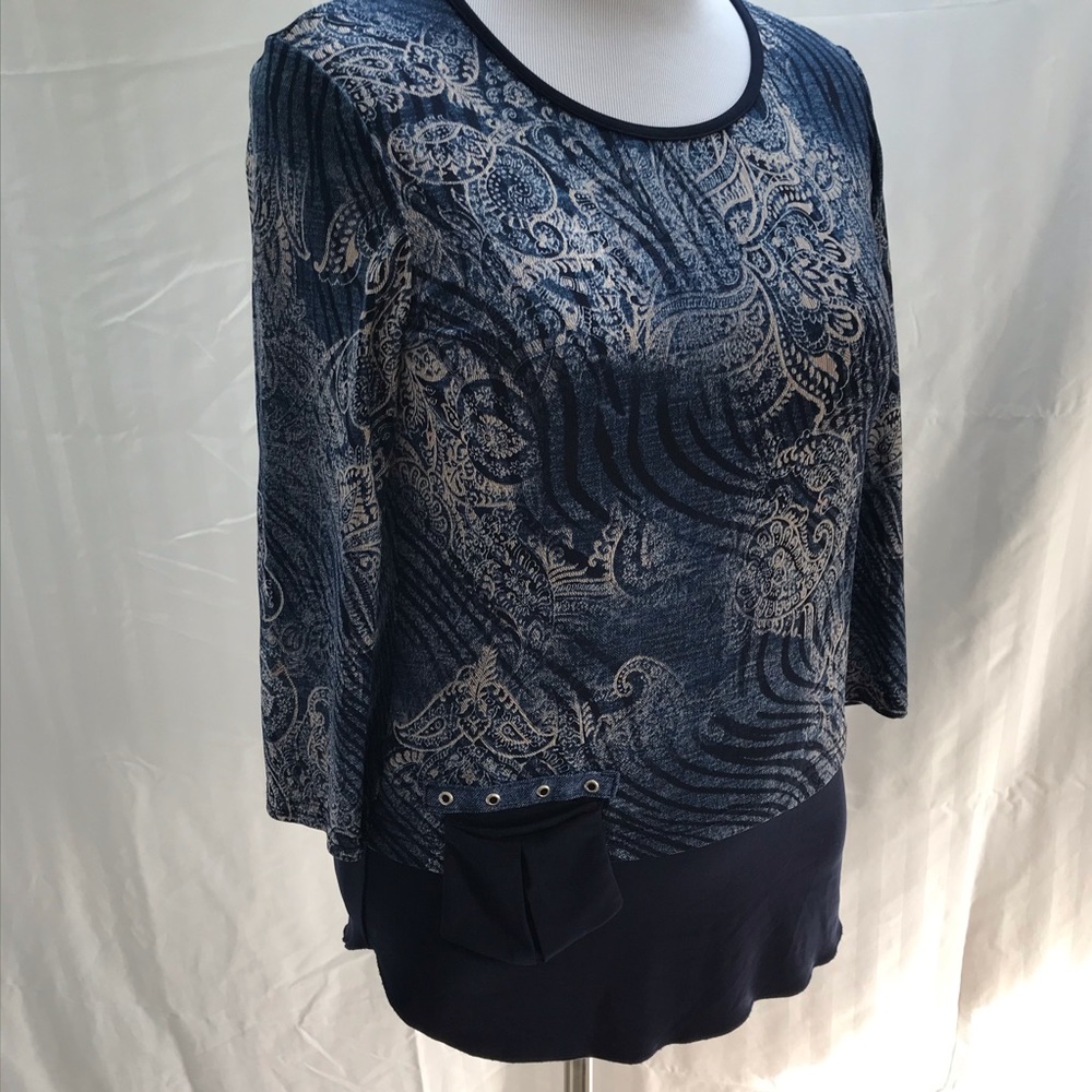 Lovely blue paisley tunic size S